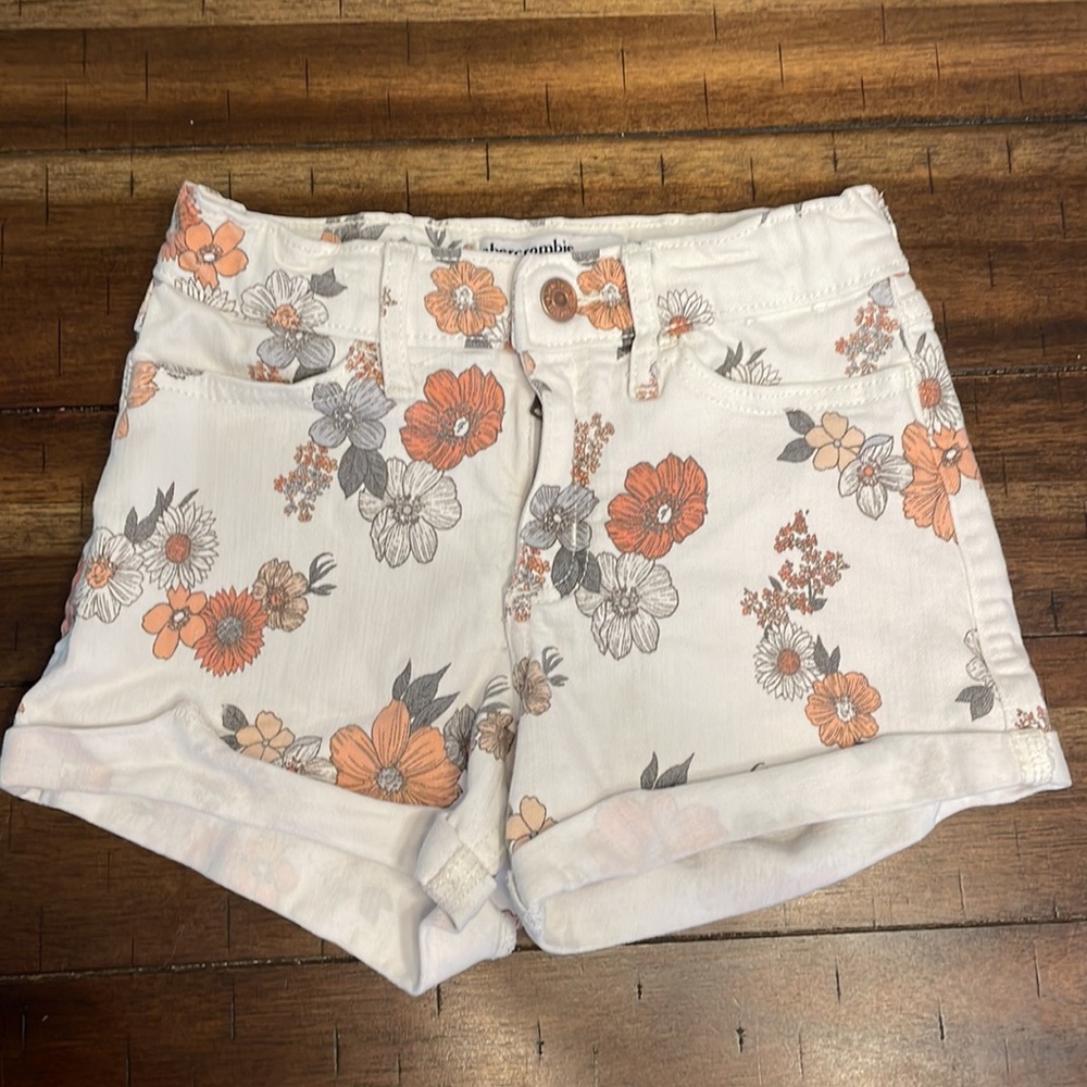 🍁🌼Abercrombie Kids floral shorts 7/8🍂